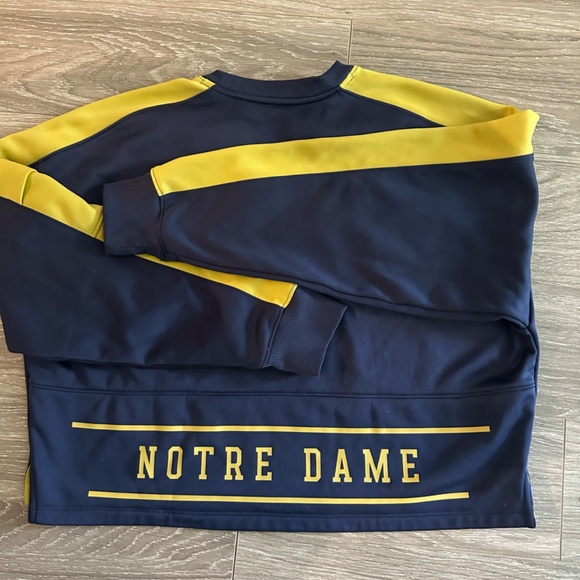Under Armour Notre Dame Crop Sweatshirt size Medium - Picture 3 of 3